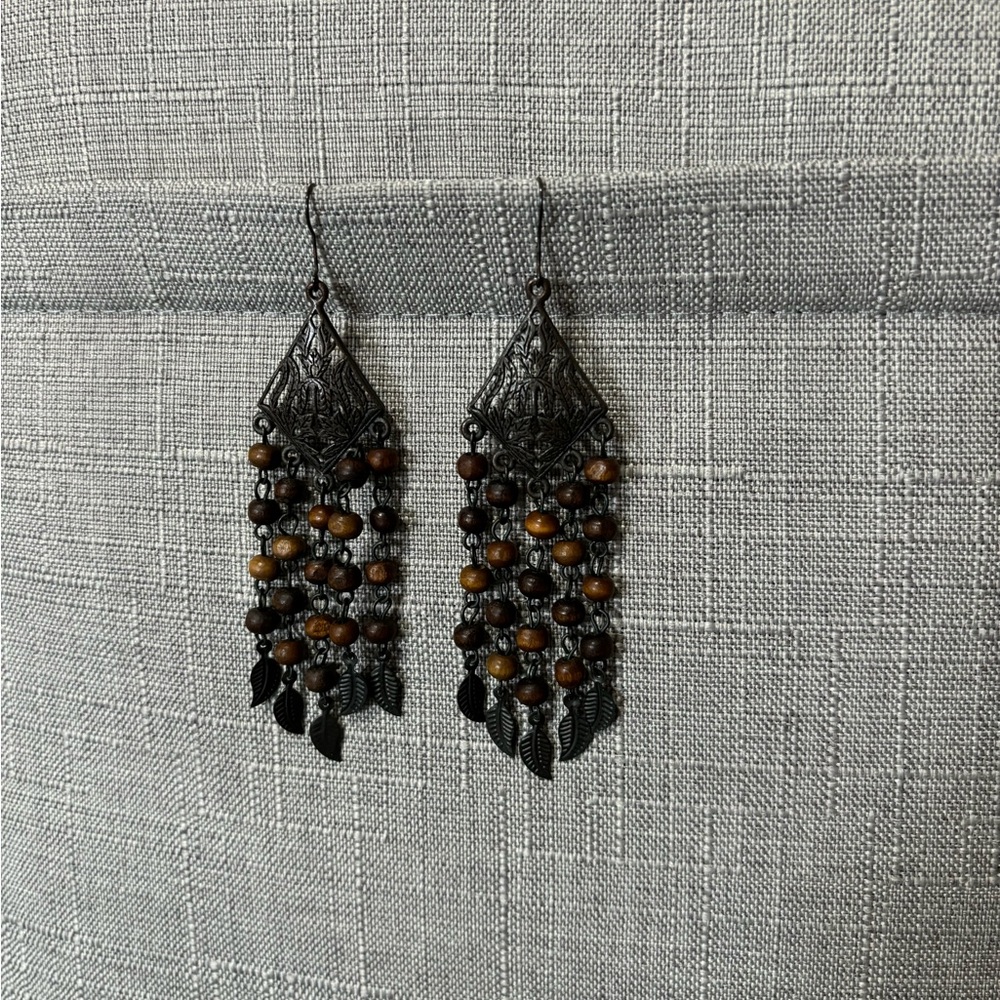 🌷Sale🌷Women’s Wood Beaded Chandelier Boho Dangle Earrings - Picture 3 of 4
